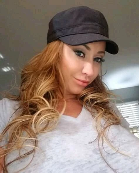 Ashleyn24 Profile image 2