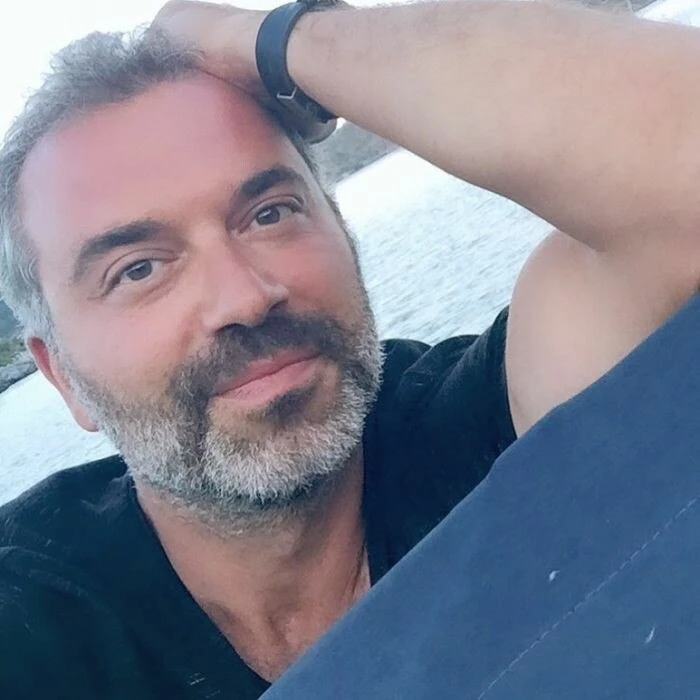 DEFAULT NAME Profile image 2