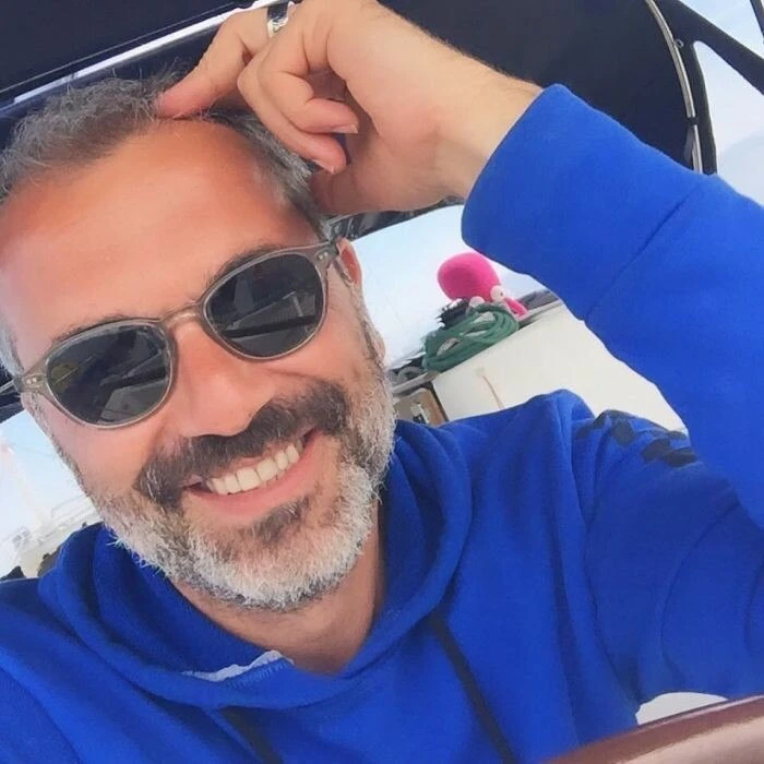 DEFAULT NAME Profile image 1