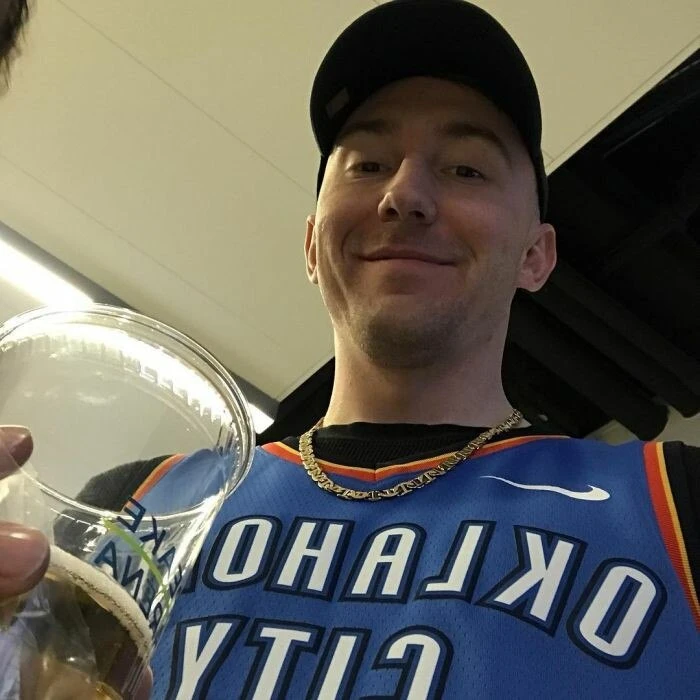 AlvinErnser48 Profile image 1