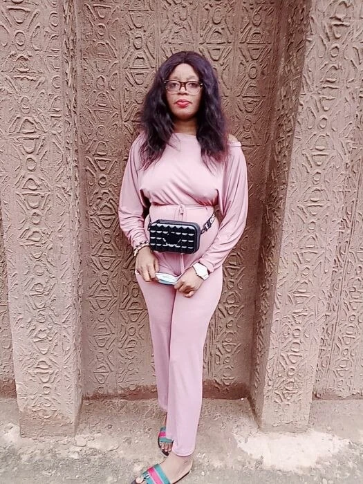 Elisaiswatchinglmao Profile image 2