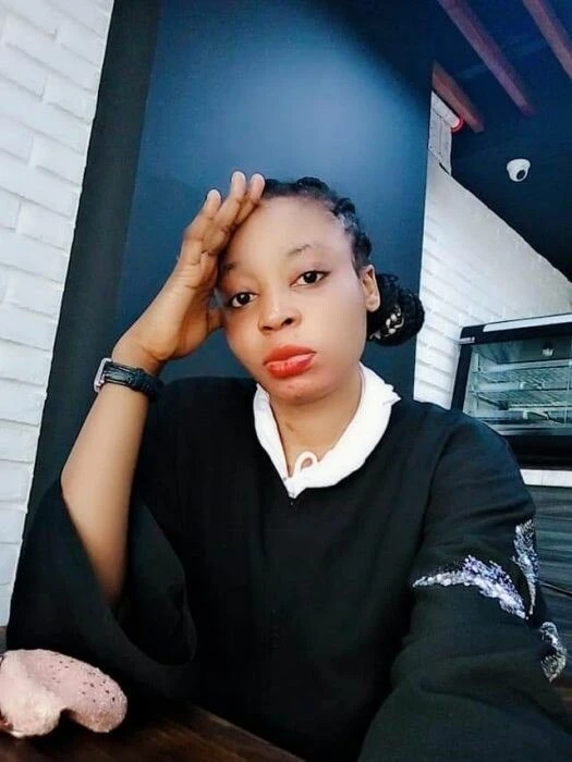 Elisaiswatchinglmao Profile image 3