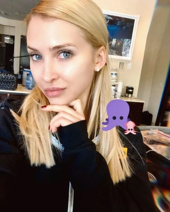 lilcollegegirl 4319 Profile image 2